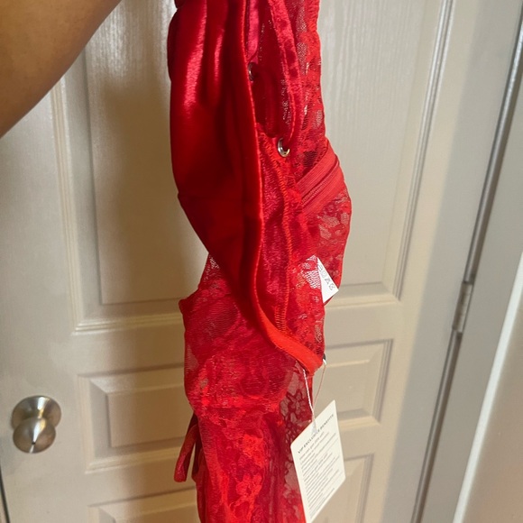 RED LACE DRESS, NEVER WORN. ❤️ - Picture 2 of 5